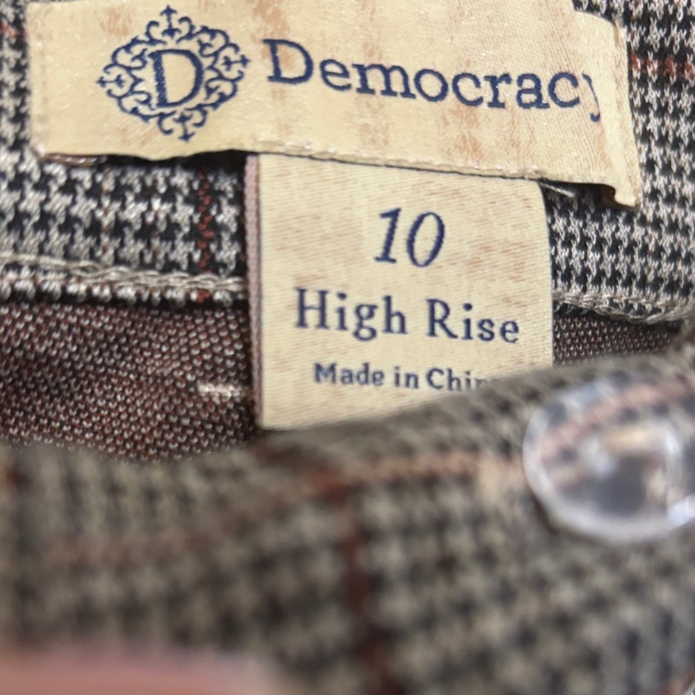 Democracy pull on stretch Brown Plaid Pants - Picture 5 of 6